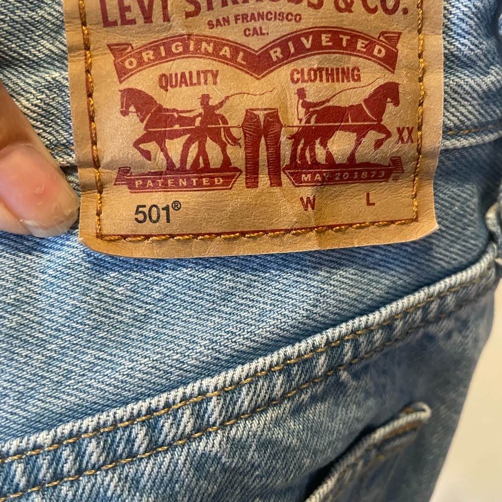 Levi's 501 Denim Shorts - Picture 4 of 5